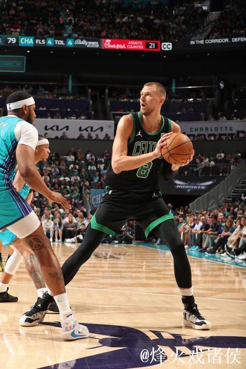 绿军四连胜击溃雄鹿三连败 状元榜眼对决仅19中4 绿军四连胜击溃雄鹿三连败 状元榜眼对决仅19中4